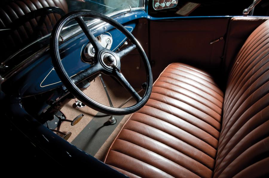  Ford Model A DeLuxe Roadster 1931 года  (фото 10 из 11)